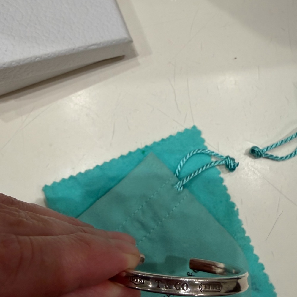 Tiffany & Co. Silver Bracelet with Turquoise Pouch
